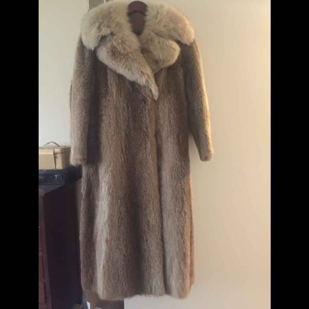 Beautiful Full-Length Beaver Coat With Fox Collar